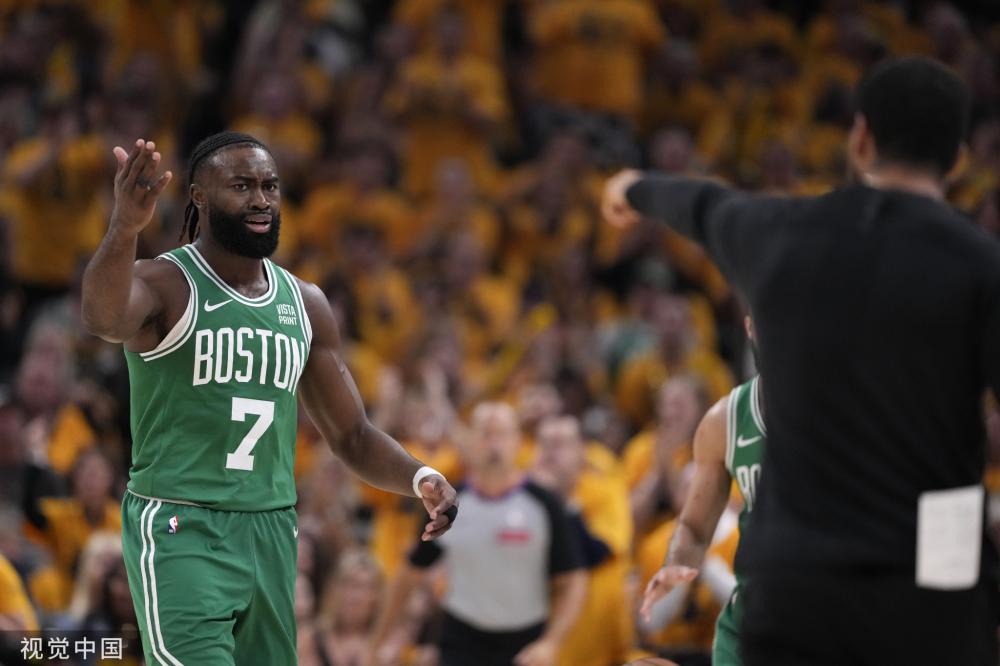 充满情绪和 充满情绪和