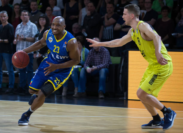 速崭露头角 速崭露头角